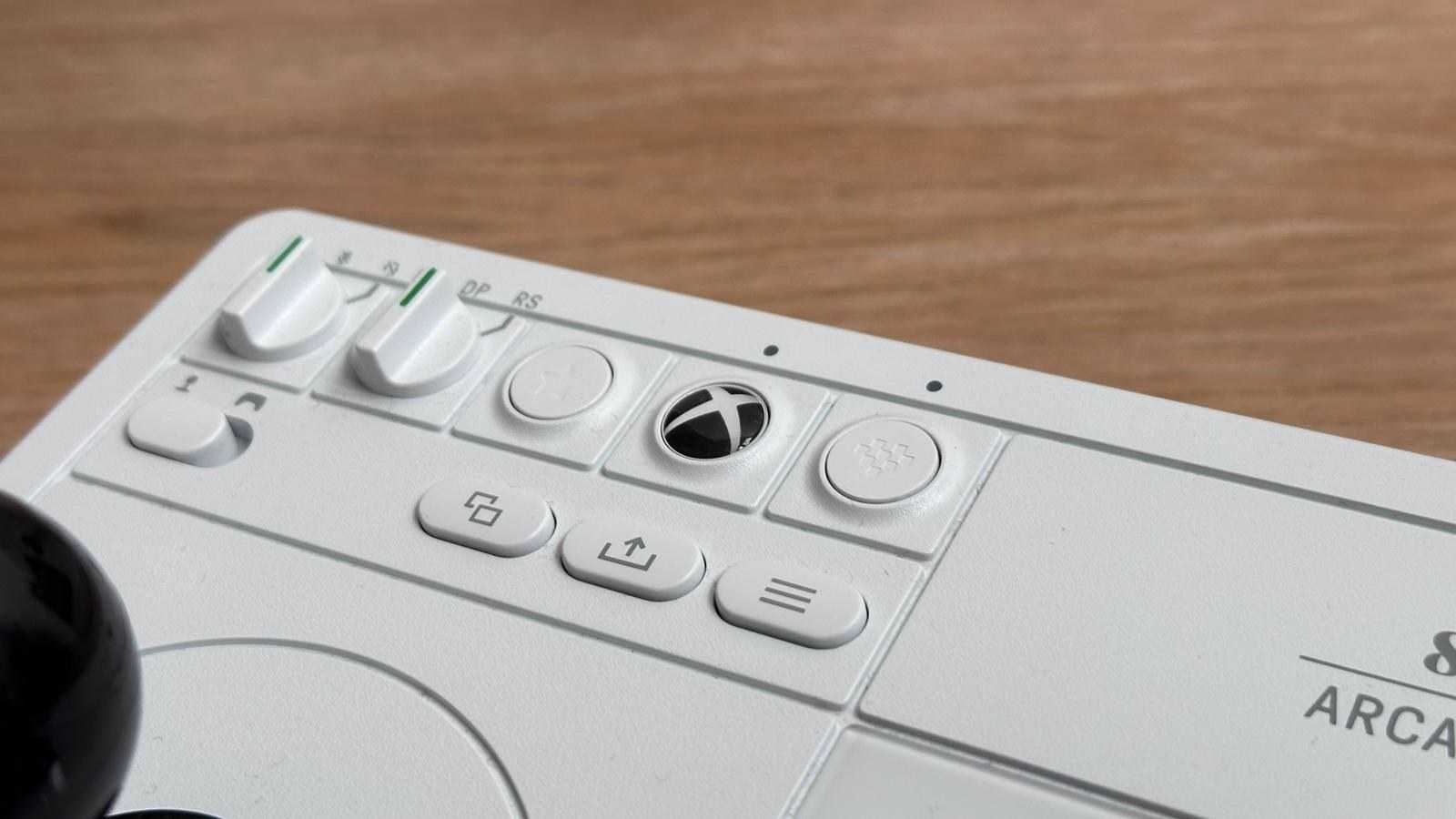 8BitDo arcade Stick Xbox panel