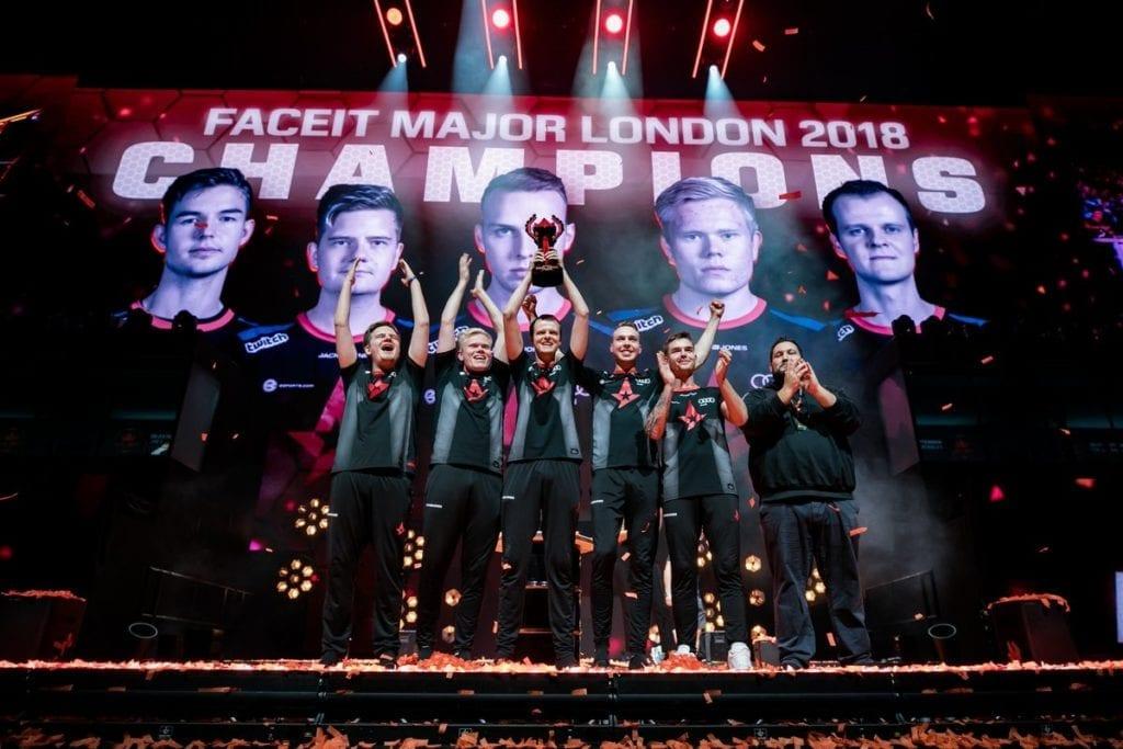 Astralis raise FACEIT London CSGO major trophy.