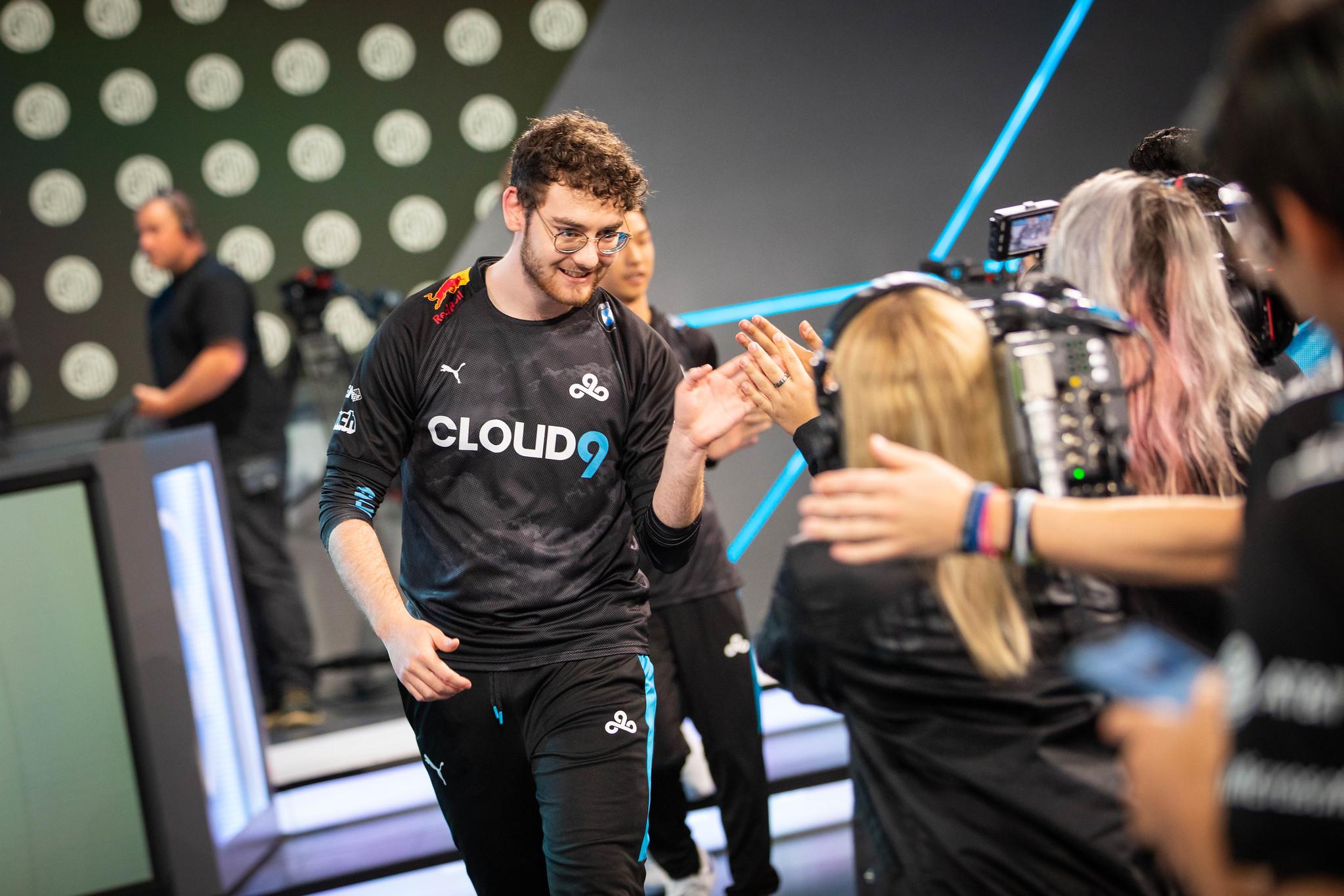 Vulcan high fiving Cloud9 fans at LCS