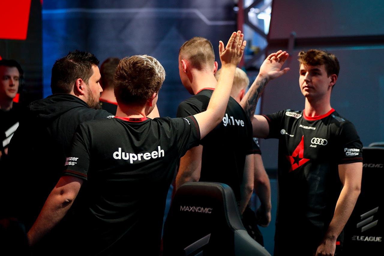 Astralis celebrating a win