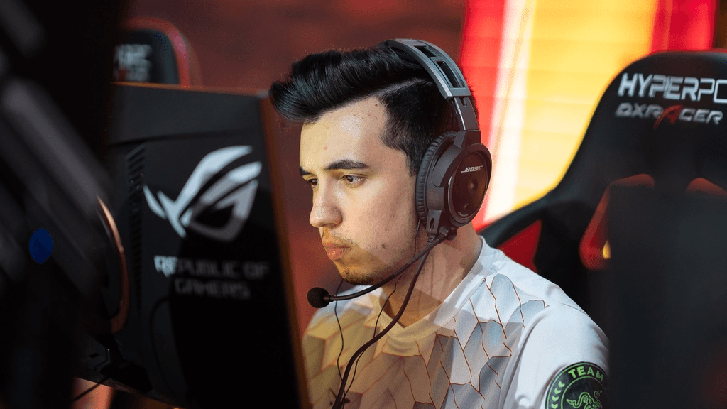 Woxic playing for mousesports at EPICENTER 2019