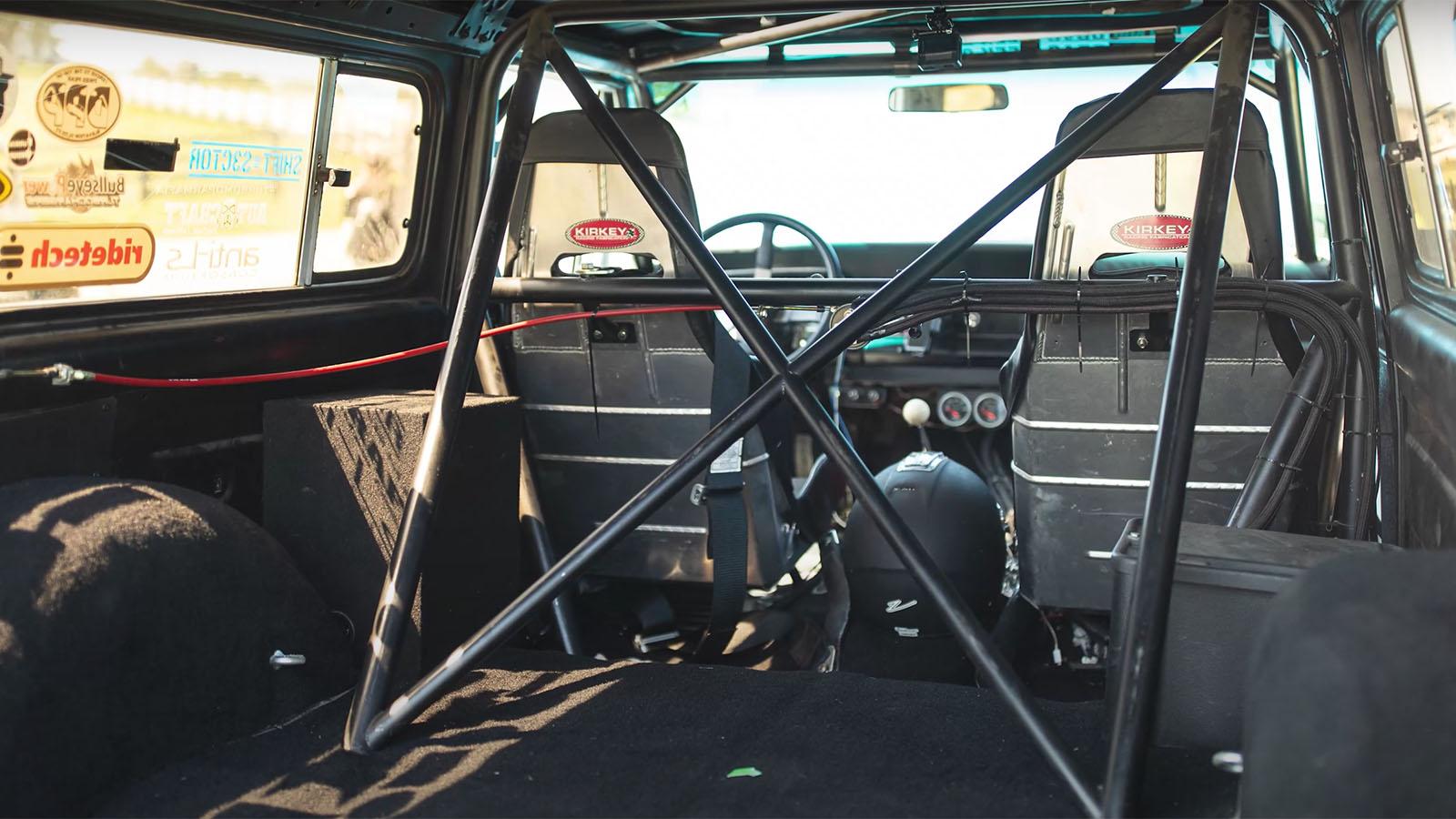 880hp Jeep Cherokee interior