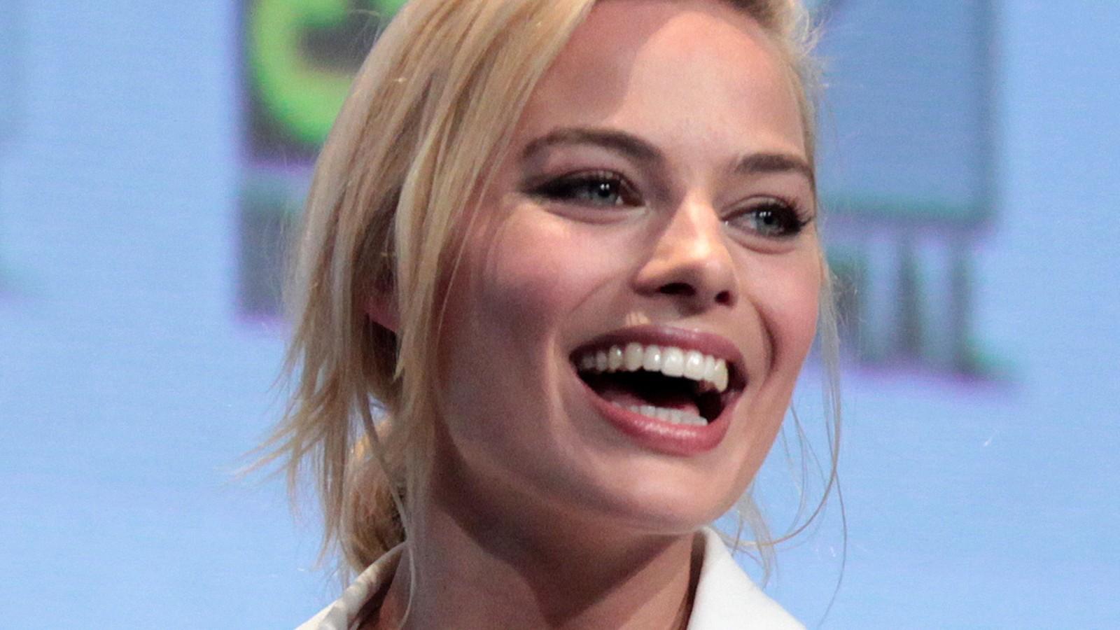 margot robbie at san diego comic con