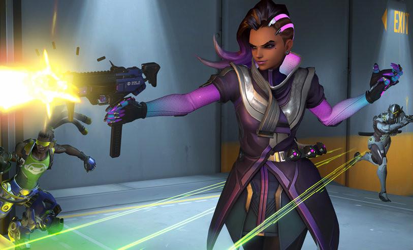 Sombra fires Machine Pistol