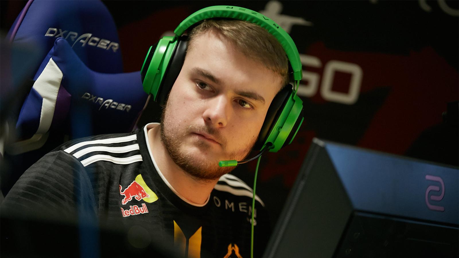 ALEX playing CS:GO for Vitality