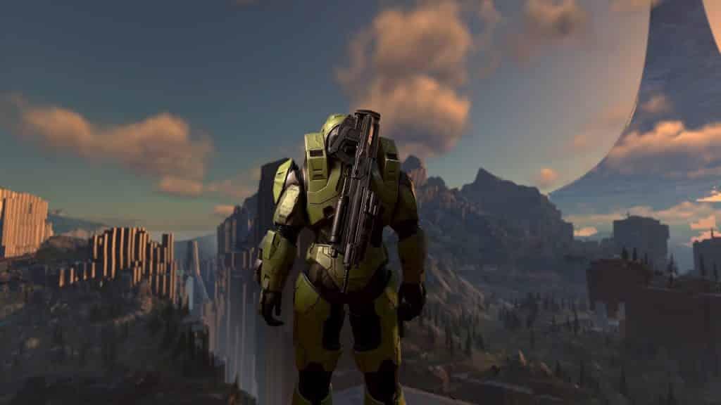 Master Chief surveys a landscape