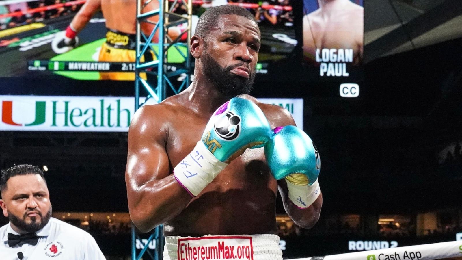 Floyd Mayweather during Logan Paul fight