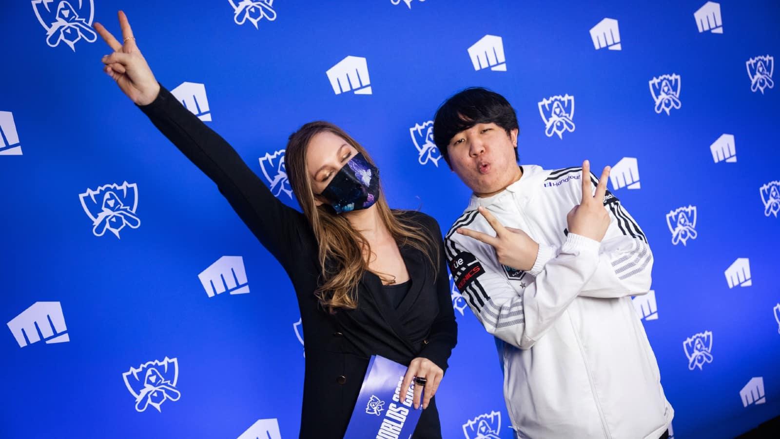 Sjokz with Khan of DWG KIA at Worlds 2021