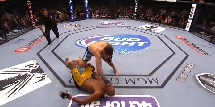 Weidman KOs Silva