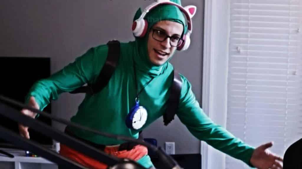 pointcrow dressed as tingle