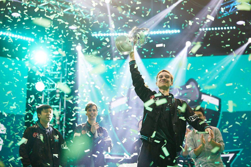 BioPanther lifting OPL 2018 Split 2 trophy for Dire Wolves