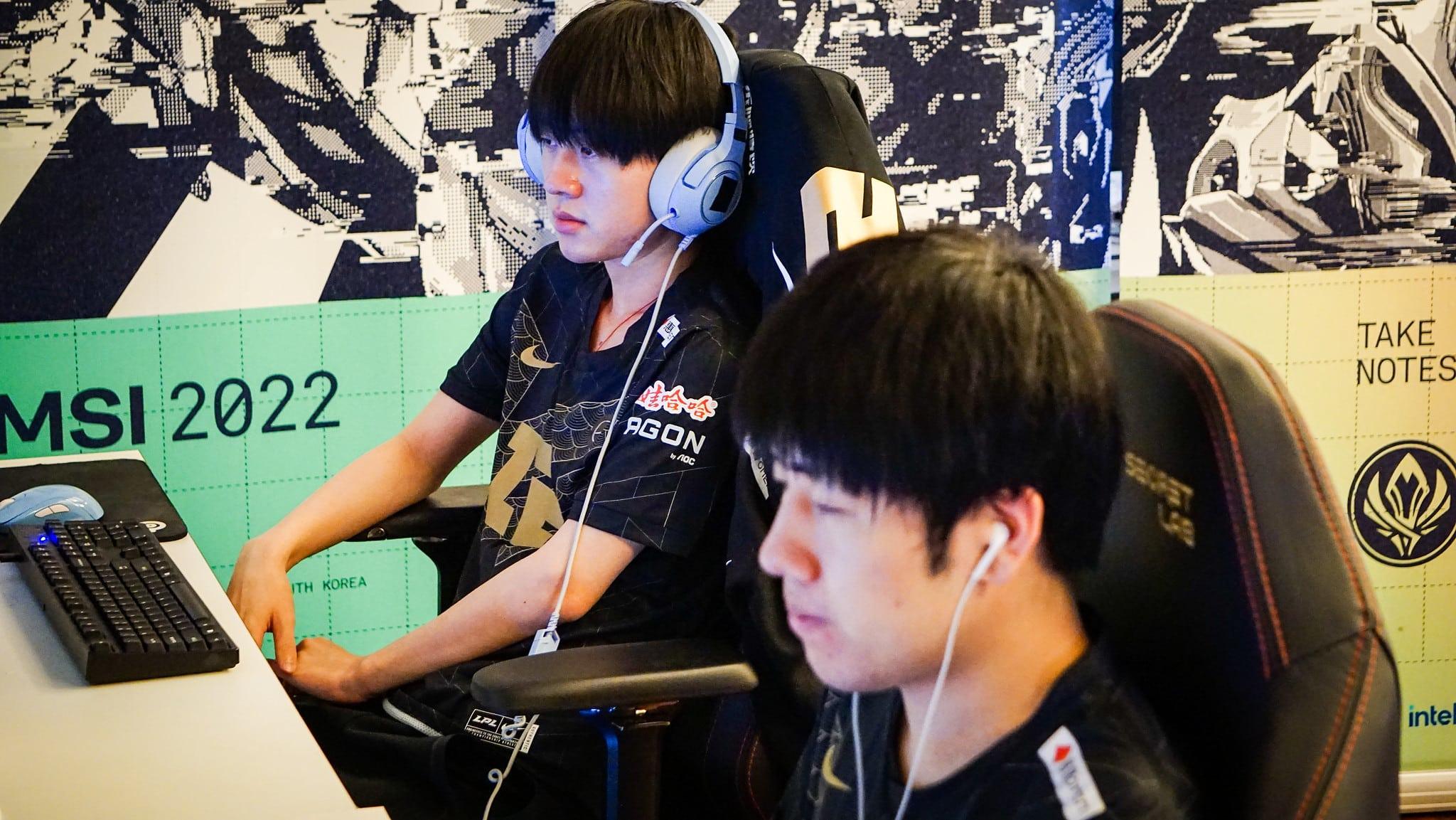 GALA and Ming playing MSI 2022 remotely for RNg