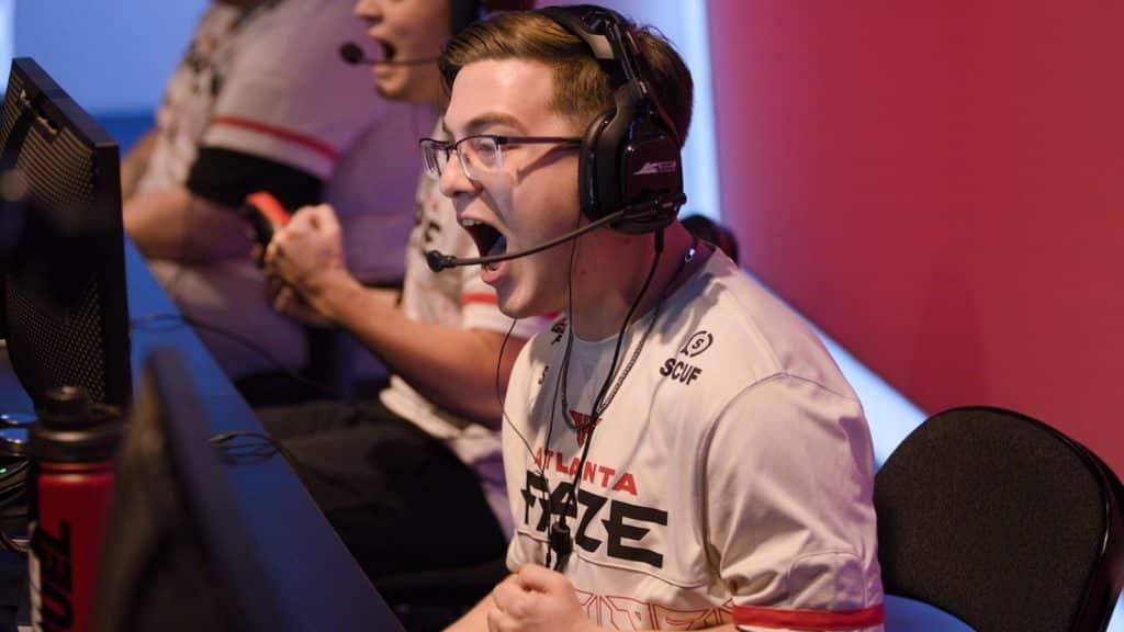 Simp playing for atlanta faze at CDL event