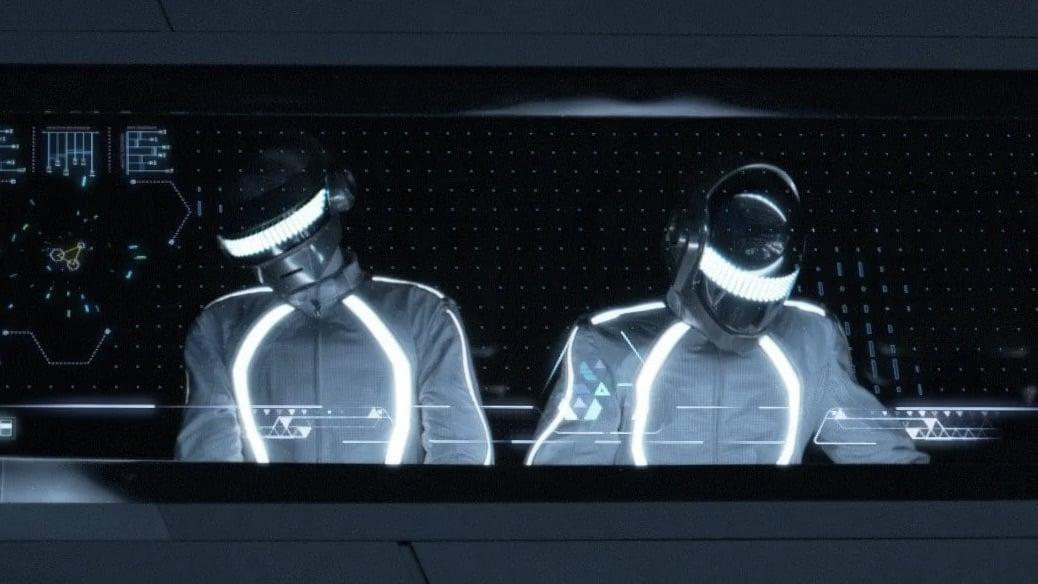 daft_punk_as_DJs_in_Tron_Legacy