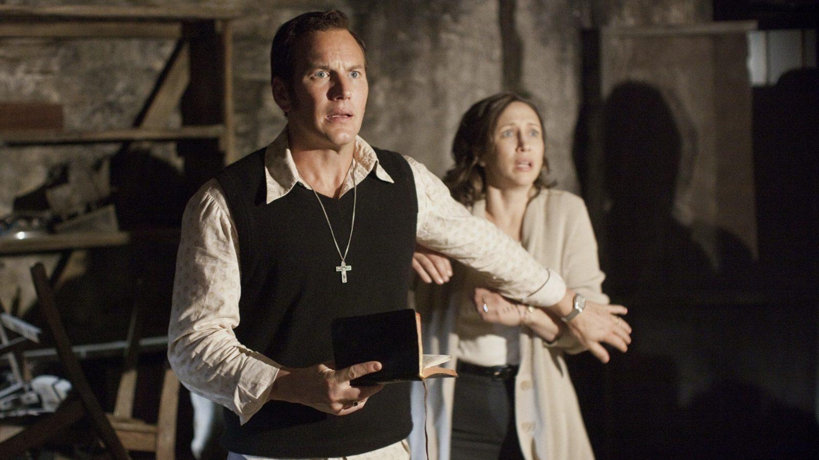 patric-wilson-and-vera-farmiga-in-horror-the-conjuring-on-netflix