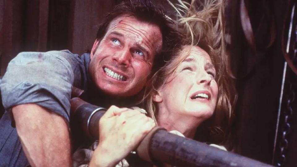 Helen Hunt and Bill Paxton in Twister