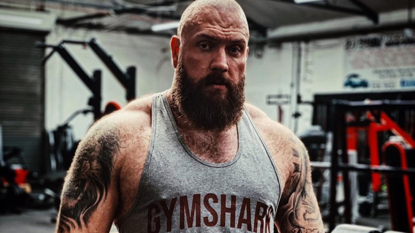 true geordie in gym wearing gymshark