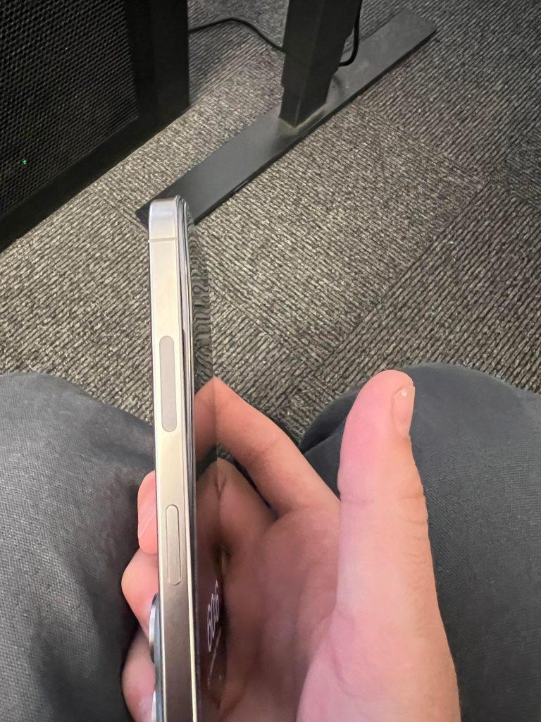 iphone 15 pro bugling full image