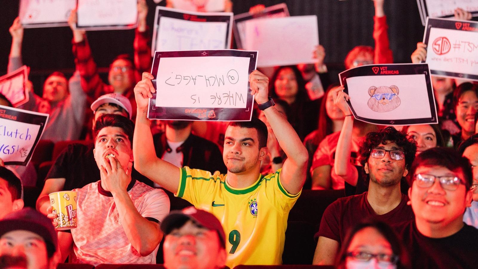 VCT fans at a VCT Americas match.