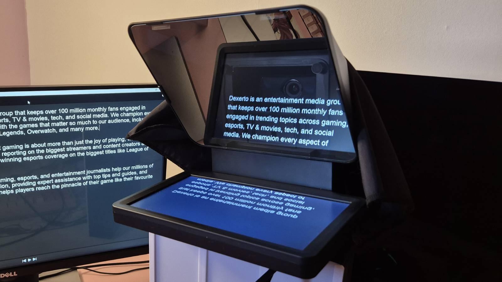 Custom photo of the Elgato Prompter running 'text mode' via the Elgato Camera Hub.