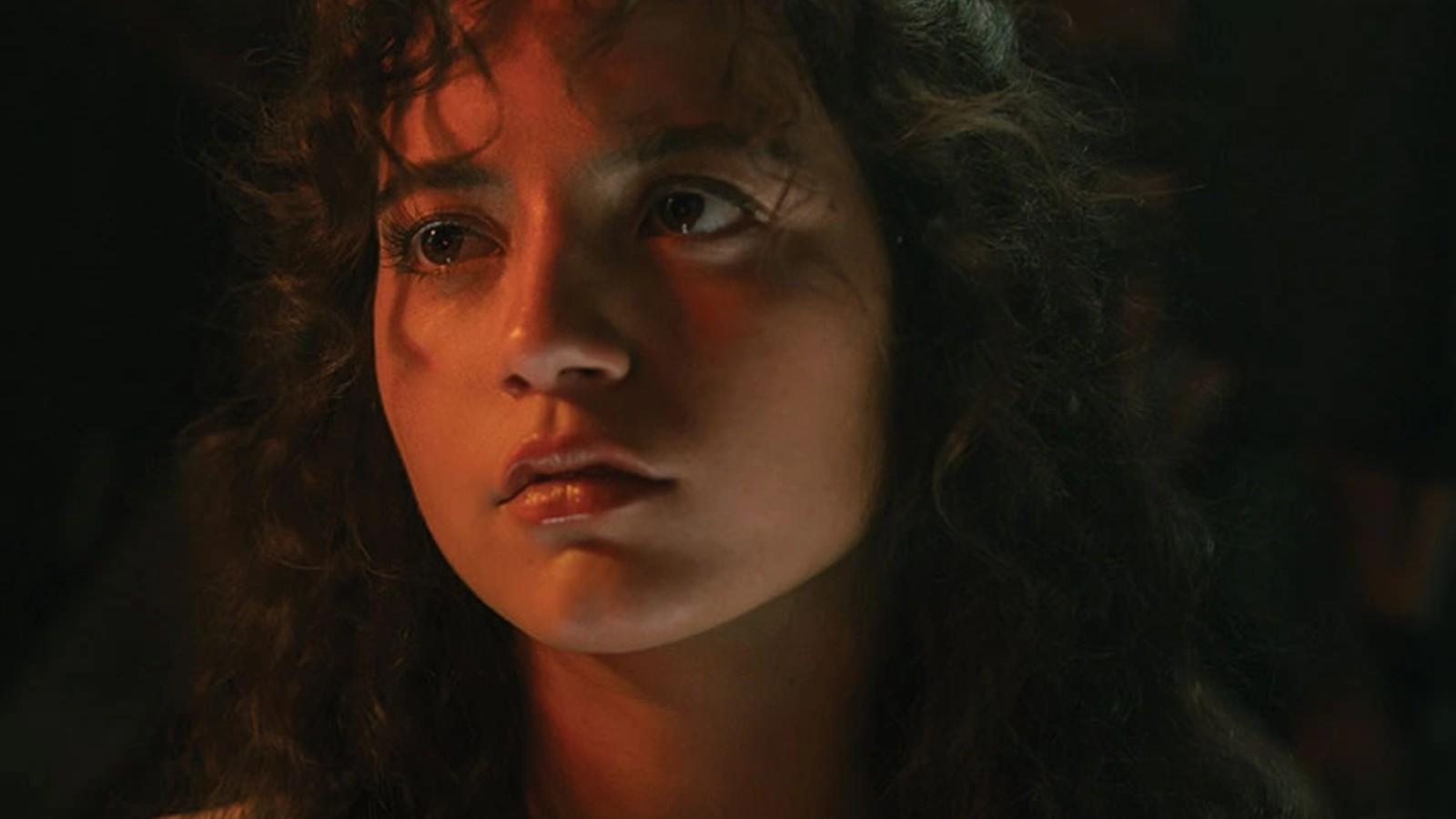 Isabela Merced as pregnant Kay in Alien Romulus.