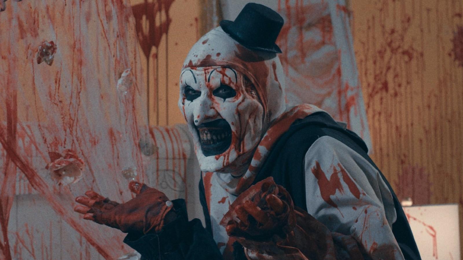 Art the Clown in Allie's bloody bedroom in Terrifier 2.