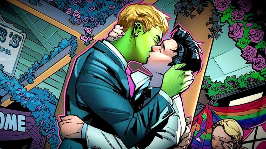 Wiccan and Hulkling kissing