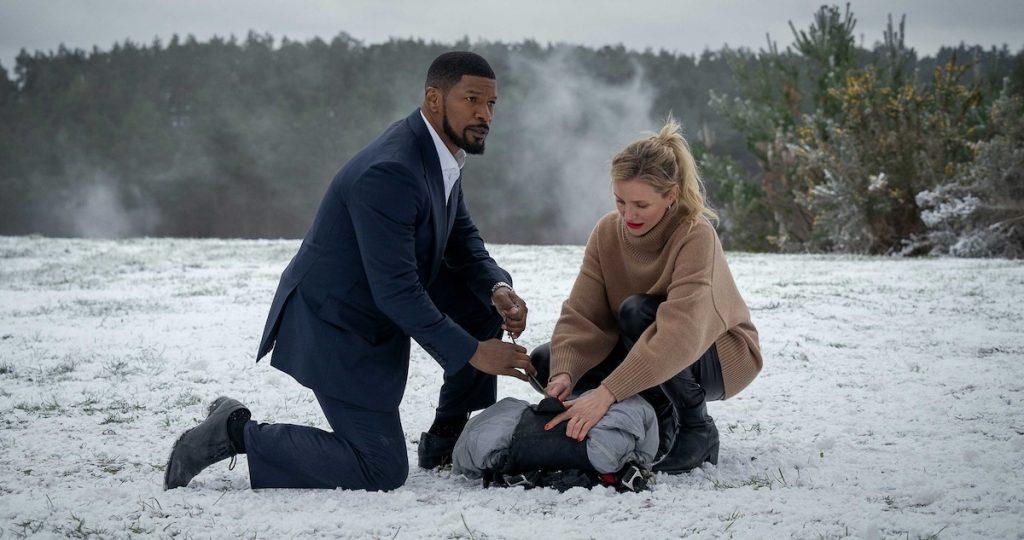 Jamie Foxx and Cameron Diaz in the snow in Bakc in Action.