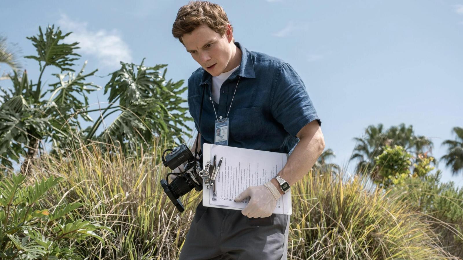 Dexter: Original Sin Episode 4 recap - Dexter stands on the beach