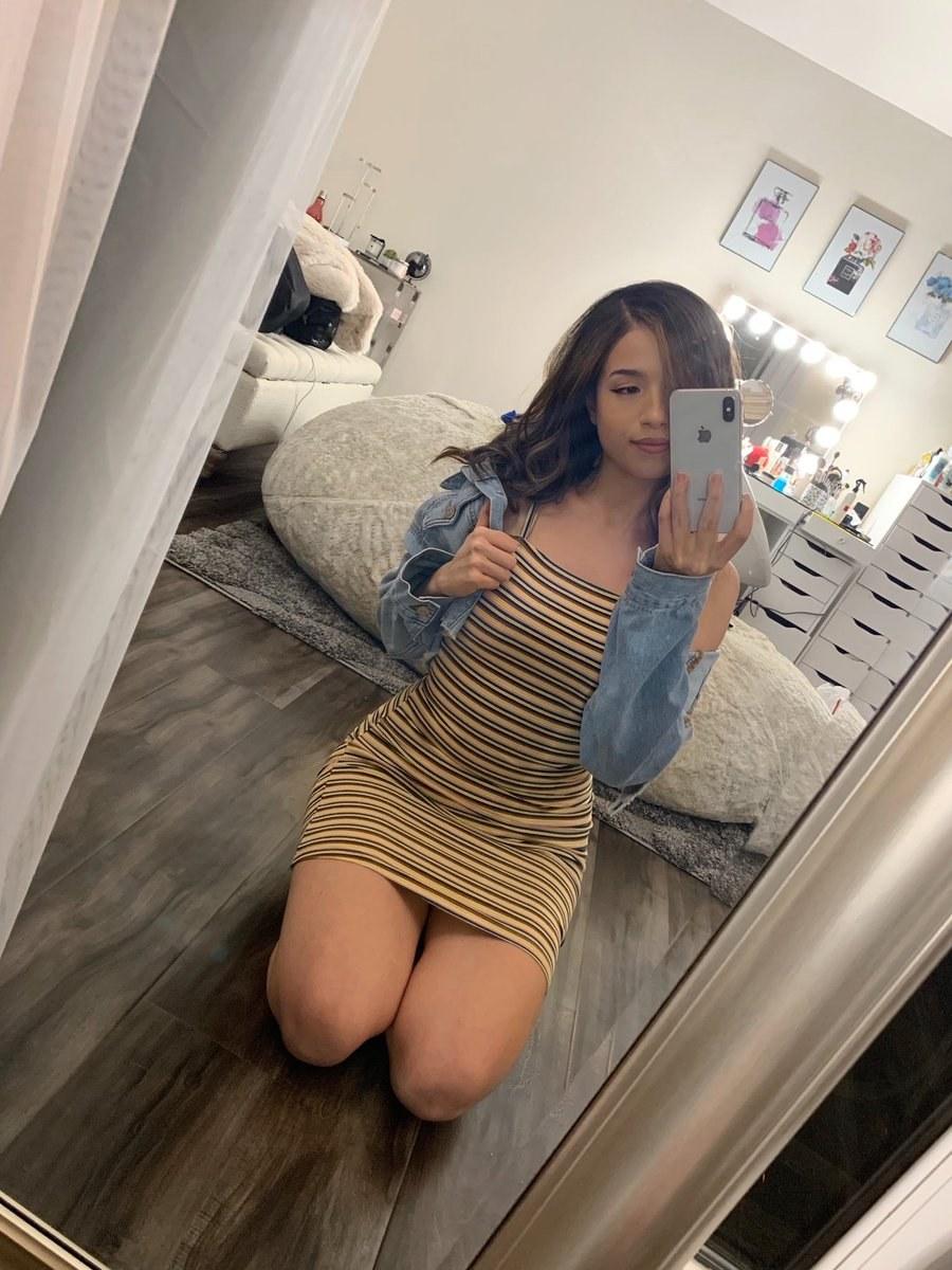 Pokimane, Twitter