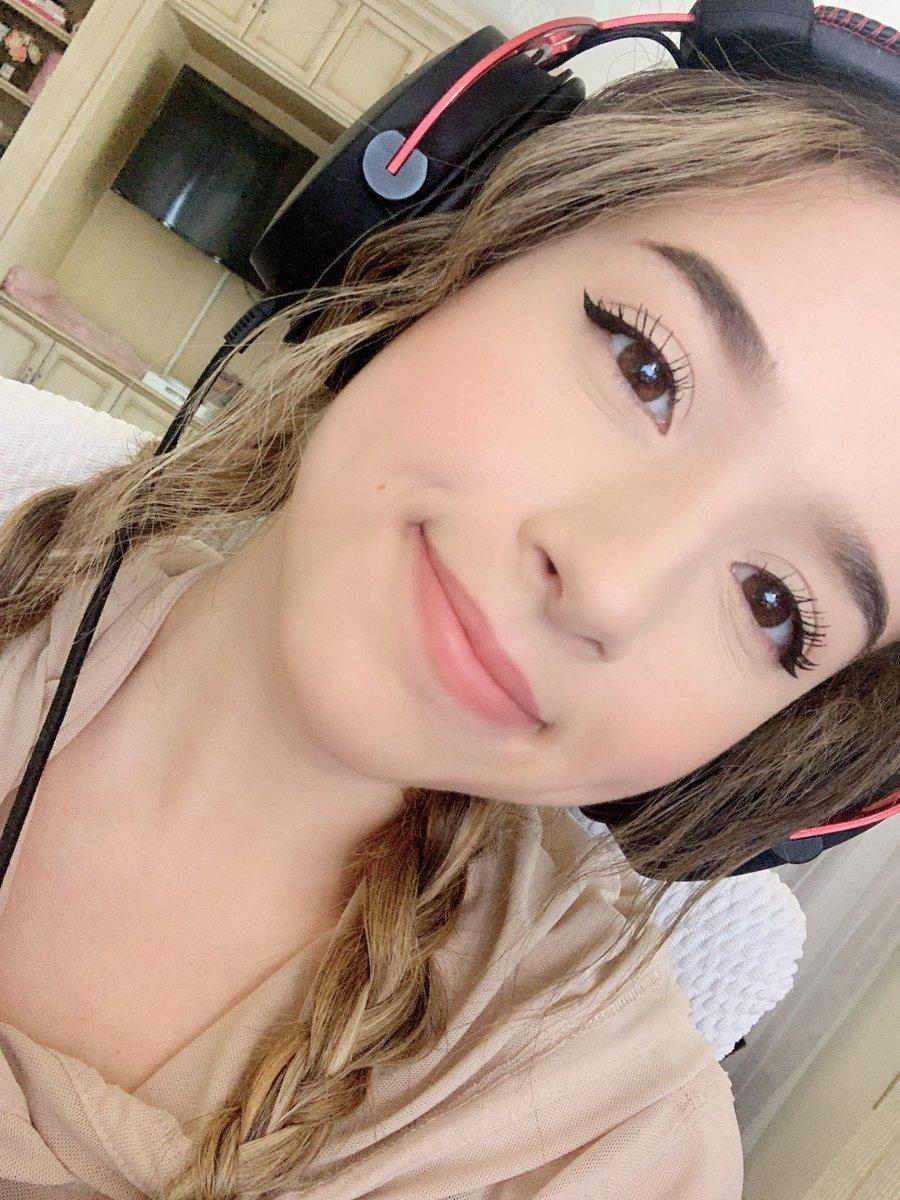 Pokimane, Twitter